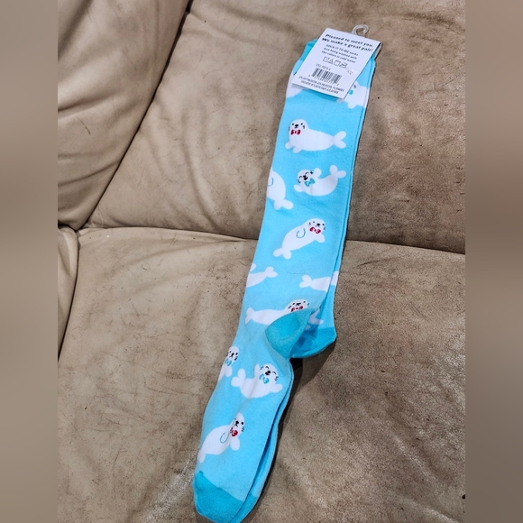 NWT Sock It To Me Knee High Light Blue Baby Seal Socks - Picture 2 of 5